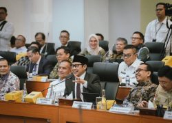 Rapat dengan Banggar DPR, Menko PM Dorong Masyarakat Mandiri Tak Lagi Tergantung Bansos