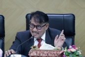 Cegah Ketimpangan Kompetensi, DPR Minta Kurikulum AI-Koding Masuk Pesantren