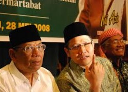 KH. Hasyim Muzadi Siap Bantu PKB