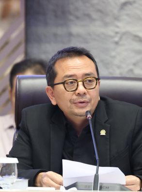 Kapal Penumpang Kembali Terbakar, Wakil Ketua Komisi V Desak Ramp Check Serentak