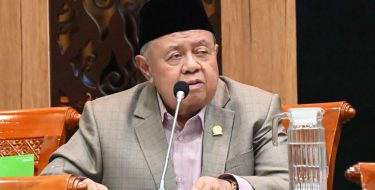 Menempatkan Guru sebagai Pilar Martabat Bangsa Melalui Revisi Komprehensif RUU Sisdiknas