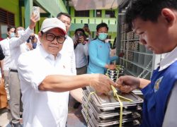 Makan Bergizi Gratis Perdana, Gus Imin Tinjau Langsung Kondisi Dapur Penyedia