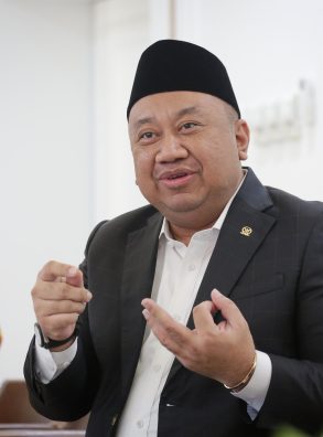 Waka Komisi X Dukung Presiden Beri Smart Board ke Sekolah NU, Kesejahteraan Guru Juga Harus Diperhatikan