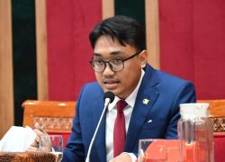 Anggaran Kemendikdasmen Dipangkas Rp8 T, Anggota DPR Gus Hilman Minta Tunjangan Guru Tidak Dikurangi