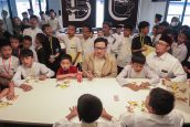 Berbagi Berkah, Cak Imin Traktir 100 Yatim Piatu Keliling Monas