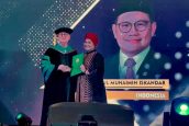 Cak Imin Terima Penghargaan Doktor HC dari Bodhisastra University Florida