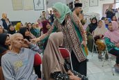 Pastikan Tepat Sasaran, Hindun Anisah Pantau Penyaluran Bantuan Pangan