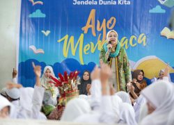Rustini Muhaimin Kampanye Gerakan Ayo Membaca dan Tebar Kepedulian di Tapanuli Tengah