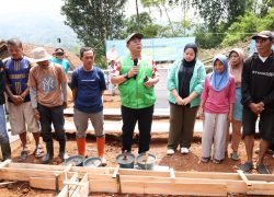Biayai Pembangunan, Cucun: Menunggu Prosedur Bukan Pilihan Saat Korban Longsor Butuh Rumah