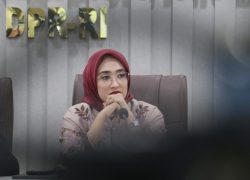 Harga Telur Jatuh di Bawah Biaya Produksi, Komisi IV Desak BGN Borong untuk Menu MBG