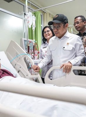 Tinjau Langsung Layanan RSUD-Kantor BPJS Kesehatan, Menko PM Pastikan Pasien Penyakit Kronis Tetap Terlindungi JKN