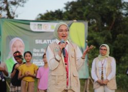 Rustini Muhaimin Terharu Kunjungi Arus Kualan, Bukti Sekolah Alam Bisa Mendunia