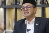 Ekonomi Konstitusi: Mengembalikan Kedaulatan Ekonomi kepada Rakyat dan Umat