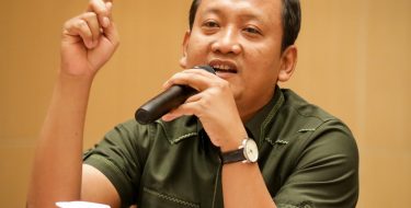 Londo Ireng dan Politik yang Tak Pernah Sederhana