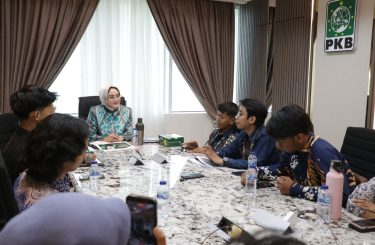 Petani Hadapi Krisis Regenerasi, Rina Saadah Dorong Anak Muda Masuk Ekosistem Pertanian