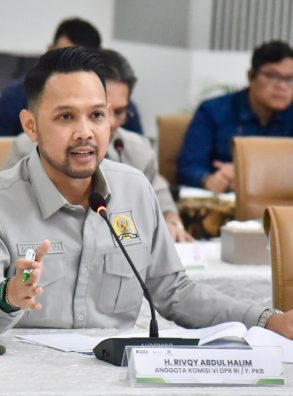 Pergantian Dirut Garuda, Gus Rivqy Kembali Soroti Kebijakan Bagasi