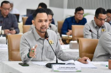 Pergantian Dirut Garuda, Gus Rivqy Kembali Soroti Kebijakan Bagasi