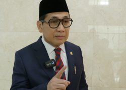 Pembuatan Paspor Kerap Tersendat, PKB Desak Peningkatan Layanan Imigrasi di Daerah 3 T 