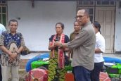 Komitmen Perjuangkan Aspirasi Petani, Anggota Usman Husin Berikan Bantuan Pompa Air