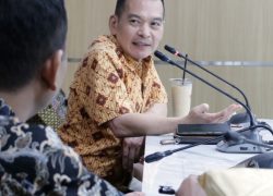 Komisi IV Desak Pemerintah Investigasi Kenaikan Harga Beras di Tengah Stok Melimpah