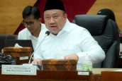 Pelantikan Gunakan Bahasa Asing,  Wakil Ketua Komisi X Minta Kemendiktsaintek Tegur Rektor UPI
