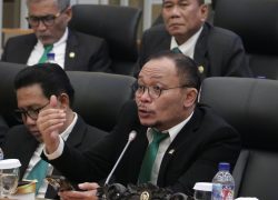 Hanif Dhakiri Dukung Satgas Rokok Ilegal: Jaga Penerimaan Negara, Lindungi Industri Legal