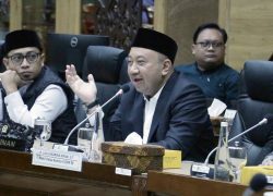 Dua Guru Diberhentikan karena Bela Teman, Wakil Ketua Komisi X: Pemberhentian Harus Ditinjau Ulang