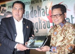 Ketua FPKB DPR Bukukan 5.000 Foto Jepretannya Sendiri