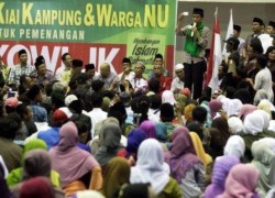 Warga NU Indramayu Histeris Sambut Jokowi