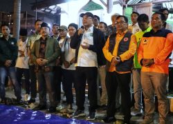 Sahur Bareng Korban Banjir, Ketua Komisi VIII Pastikan Negara Hadir
