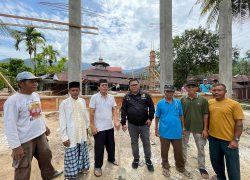 Reses, Rico Alviano Serahkan Bantuan TJSL Rp100 Juta untuk Mushala Baitussalam di Kota Padang