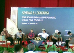 PKB Keberatan Menteri Harus Copot Jabatan Parpol