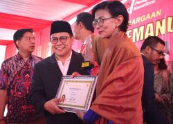 Beri Penghargaan Pejuang Kemanusiaan, Cak Imin: Demokrasi Kita Untuk Kemanusiaan