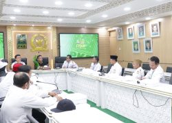 Tangis Safarudin Pecah, Tuntut Kesejahteraan Guru Madrasah