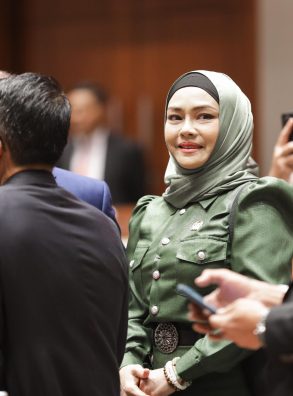 Sampah Menggunung, Iyeth Bustami Dorong Program PSEL di Riau
