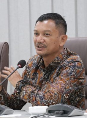 Komisi II Sesalkan Penggunaan Helikopter KPU, Minta Sanksi Tegas