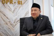 Presiden Umumkan Pengambilalihan&nbsp;  Pengangkatan Guru, Waka Komisi X: Kesejahteraan Harus Meningkat