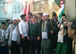 PKB dan Kiai NU Ziarah ke Makam Wali Songo Doakan Jokowi-JK